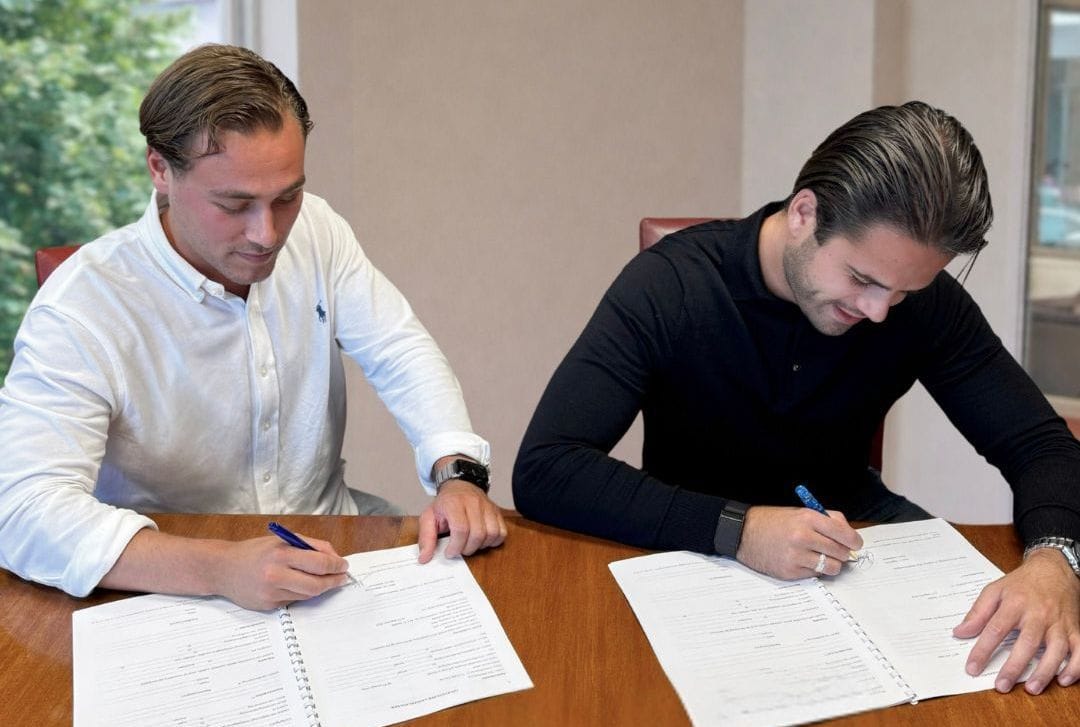 Oud logo van LUCRATIEF op witte achtergrond